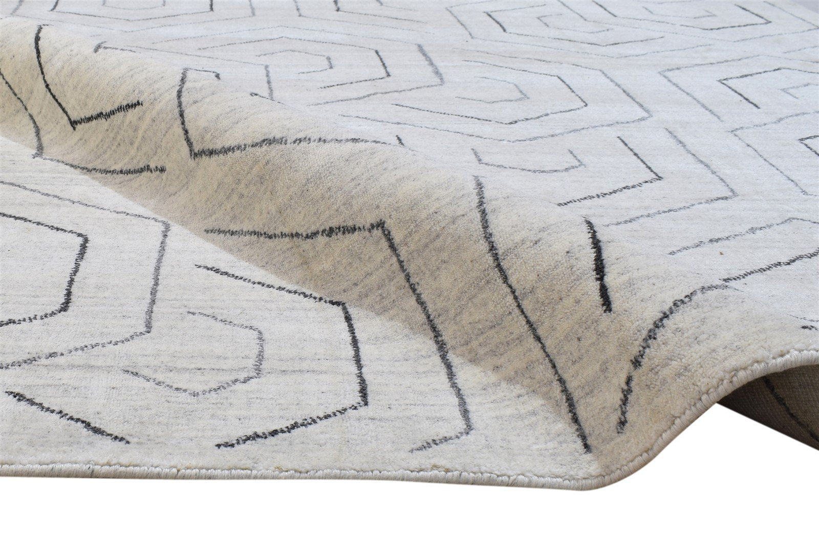 Hand Woven Grey Silk Rug 5' X 8' Modern Scandinavian Geometric Room Size Carpet Area Rug