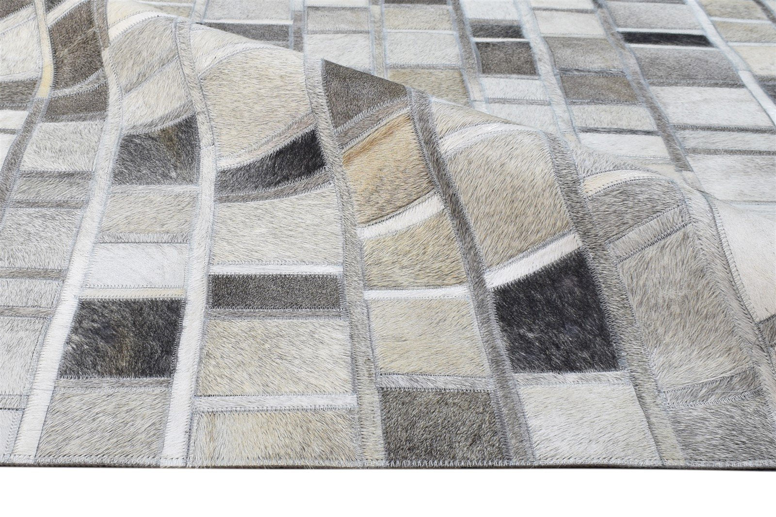 Sidonnie Hand Woven Grey Leather Rug 5' X 8' Modern Moroccan Geometric 7865128616085