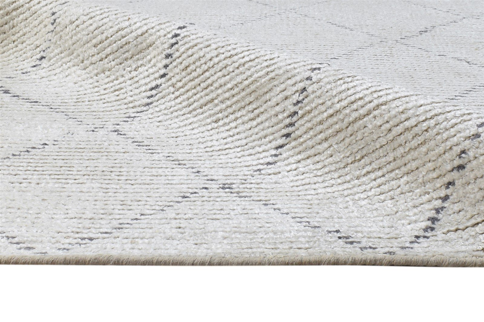 Off-White Silk Rug 5' X 7' Persian Hand Knotted Bokhara Diamond Room Size Carpet 7864418959509