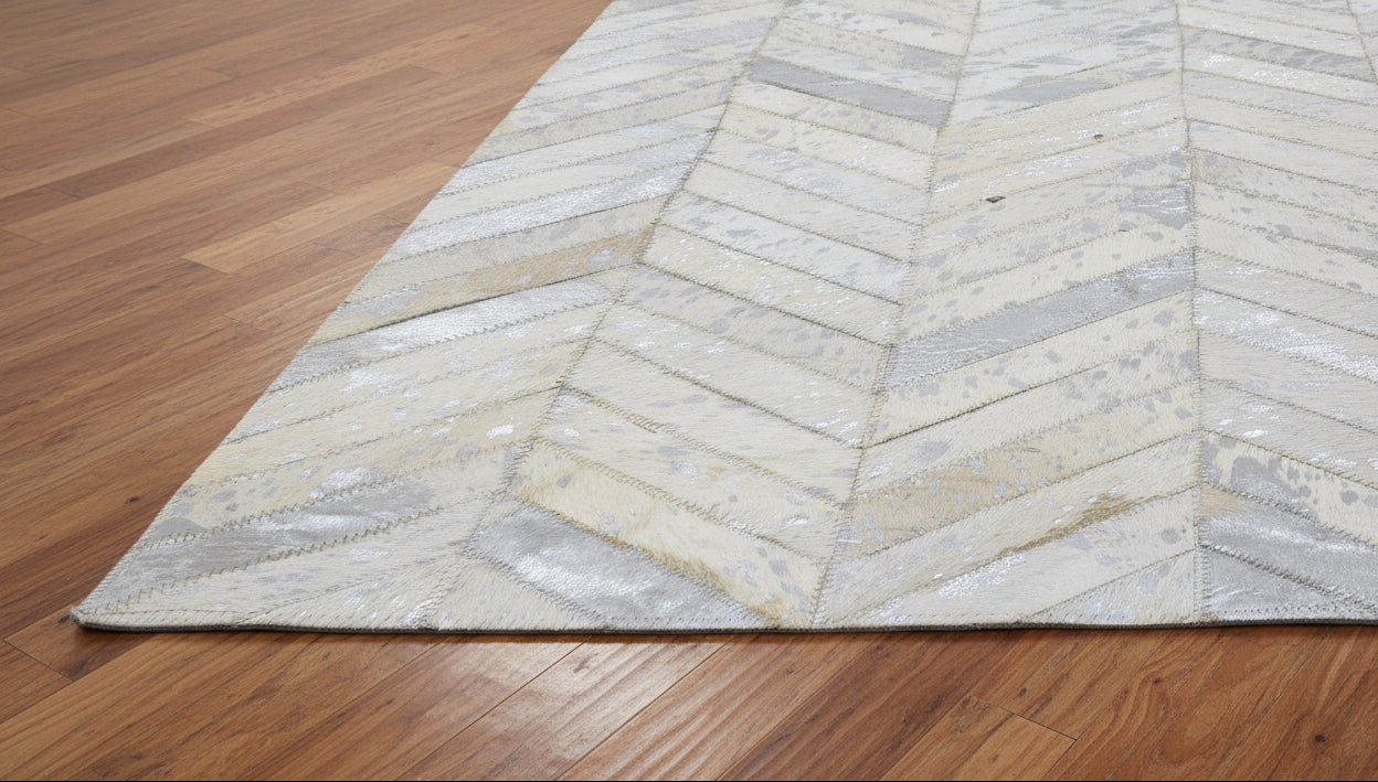 Kati Handmade Off-White Patchwork Leather Rug - Modern Chevron Cowhide Rug   9065168142485